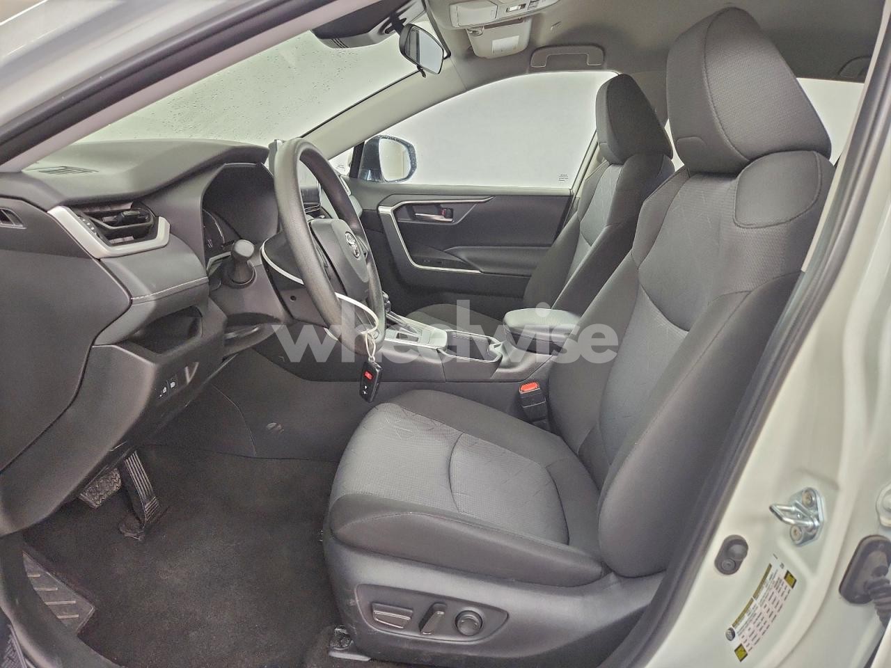 Photo 7 of 2025 TOYOTA RAV4 XLE (VIN 2T3P1RFV5SC531732)