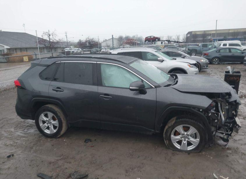 Photo 14 of 2019 Toyota Rav4 XLE (VIN 2T3P1RFV6KC038142)