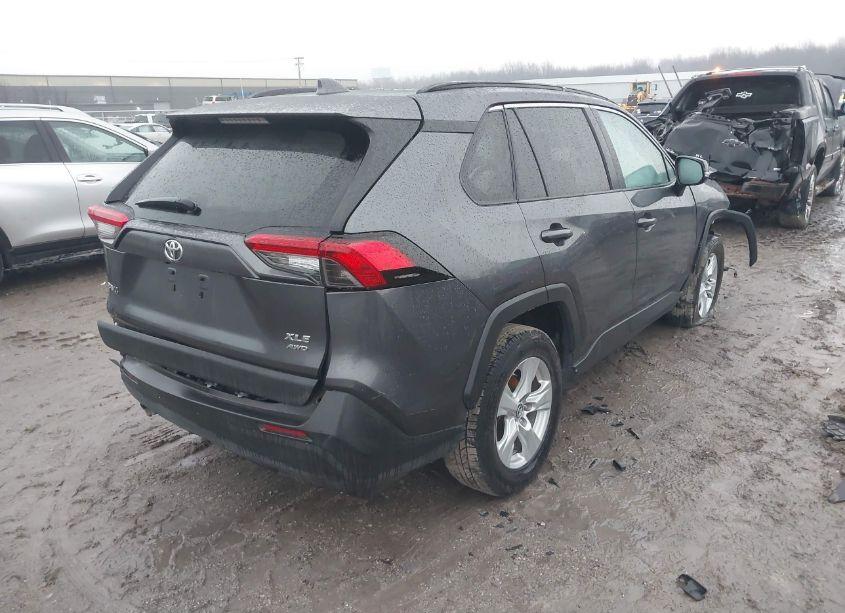 Photo 4 of 2019 Toyota Rav4 XLE (VIN 2T3P1RFV6KC038142)