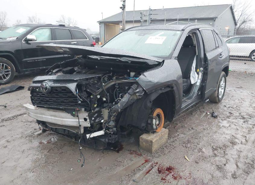 Photo 6 of 2019 Toyota Rav4 XLE (VIN 2T3P1RFV6KC038142)