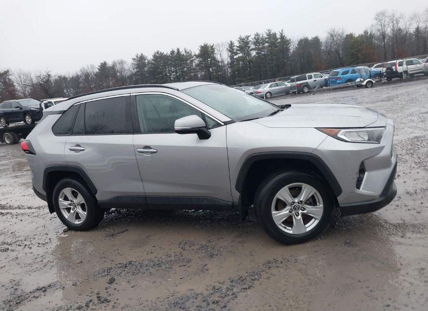 Photo 13 of 2019 Toyota Rav4 XLE (VIN 2T3P1RFV6KC058892)