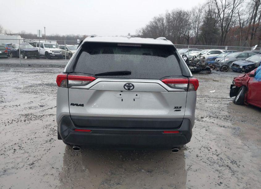 Photo 16 of 2019 Toyota Rav4 XLE (VIN 2T3P1RFV6KC058892)