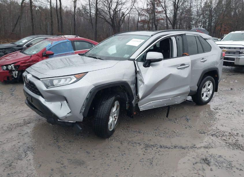 Photo 2 of 2019 Toyota Rav4 XLE (VIN 2T3P1RFV6KC058892)