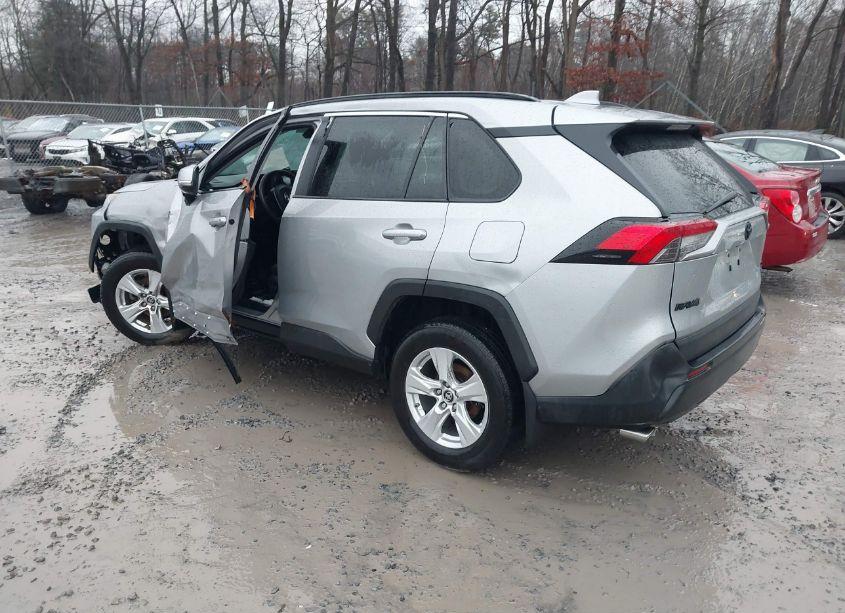 Photo 3 of 2019 Toyota Rav4 XLE (VIN 2T3P1RFV6KC058892)