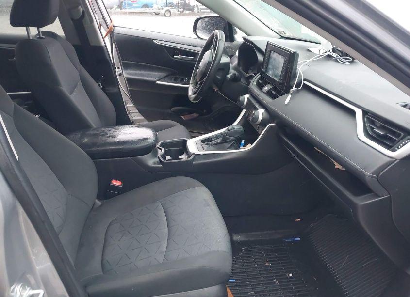 Photo 5 of 2019 Toyota Rav4 XLE (VIN 2T3P1RFV6KC058892)