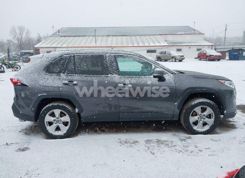 Photo 13 of 2019 Toyota Rav4 XLE (VIN 2T3P1RFV6KW019346)