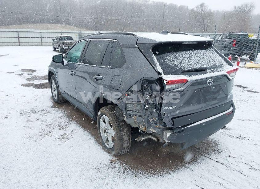 Photo 3 of 2019 Toyota Rav4 XLE (VIN 2T3P1RFV6KW019346)