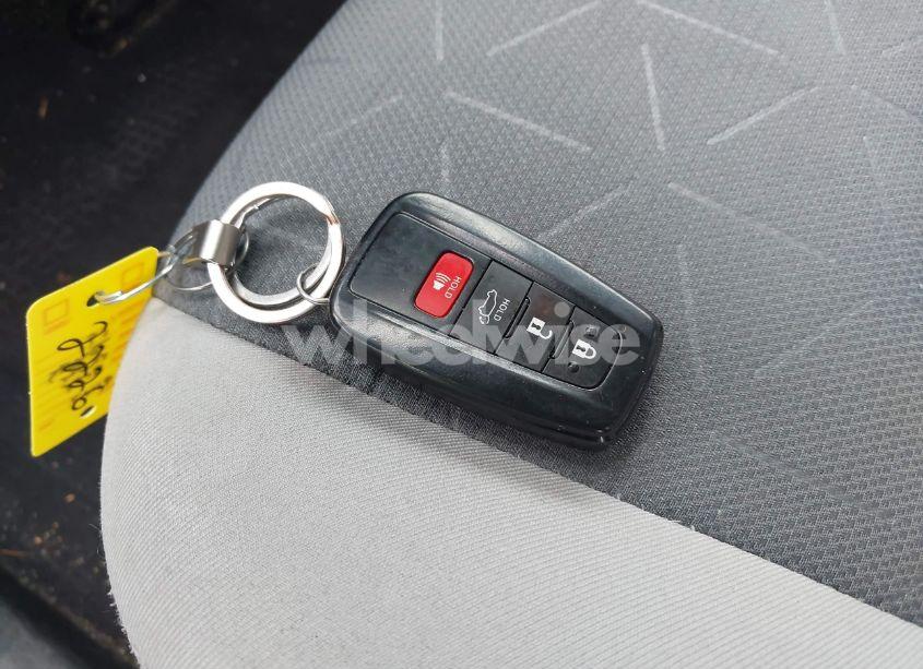 Photo 11 of 2019 Toyota Rav4 XLE (VIN 2T3P1RFV6KW029147)