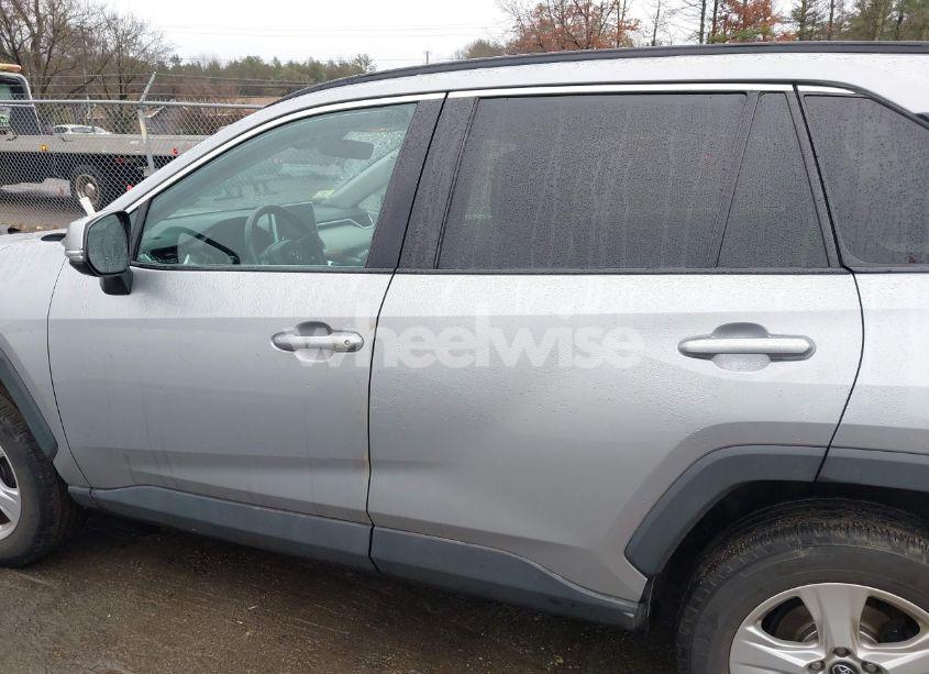 Photo 14 of 2019 Toyota Rav4 XLE (VIN 2T3P1RFV6KW029147)