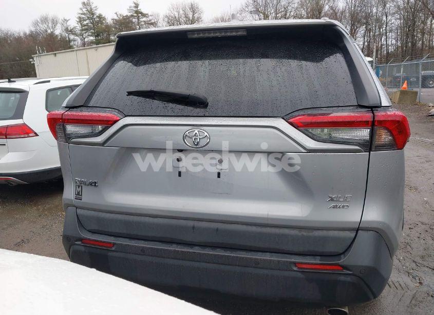 Photo 16 of 2019 Toyota Rav4 XLE (VIN 2T3P1RFV6KW029147)