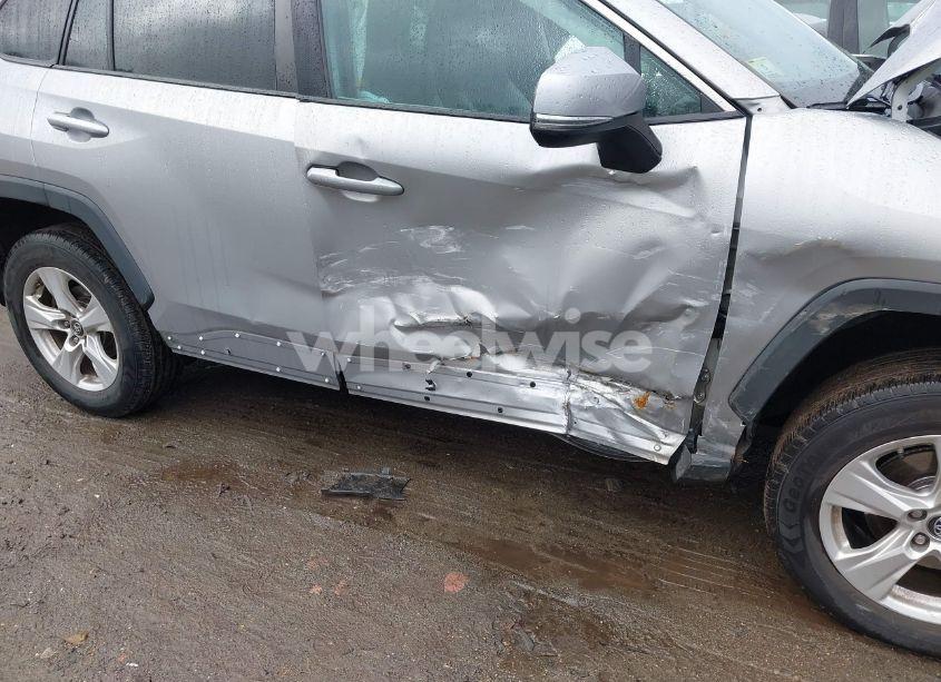 Photo 6 of 2019 Toyota Rav4 XLE (VIN 2T3P1RFV6KW029147)