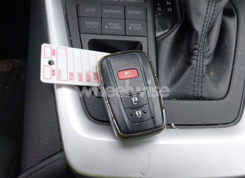 Photo 11 of 2019 Toyota Rav4 XLE (VIN 2T3P1RFV6KW034638)