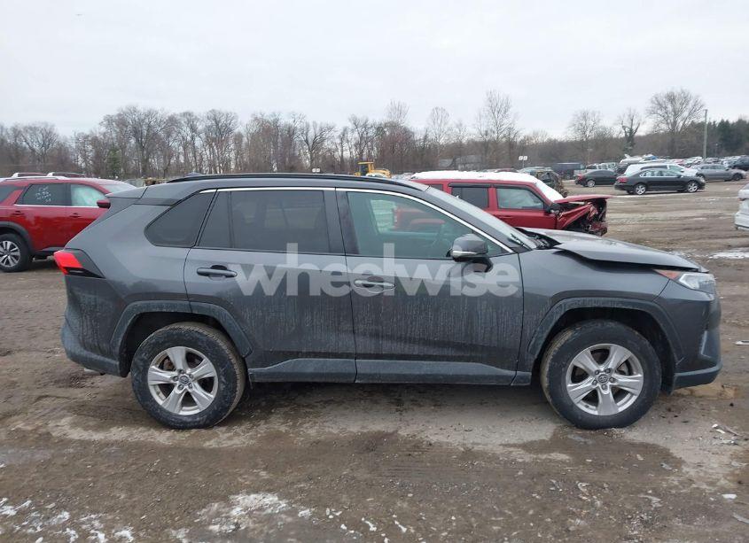 Photo 13 of 2019 Toyota Rav4 XLE (VIN 2T3P1RFV6KW034638)