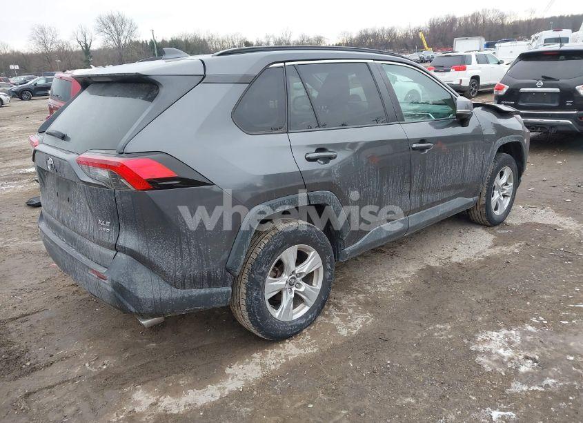 Photo 4 of 2019 Toyota Rav4 XLE (VIN 2T3P1RFV6KW034638)