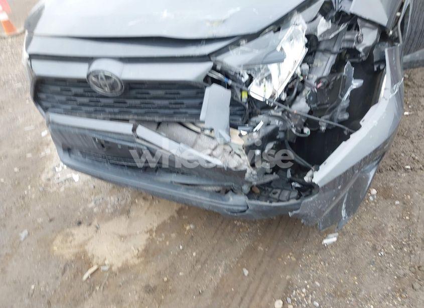 Photo 6 of 2019 Toyota Rav4 XLE (VIN 2T3P1RFV6KW034638)