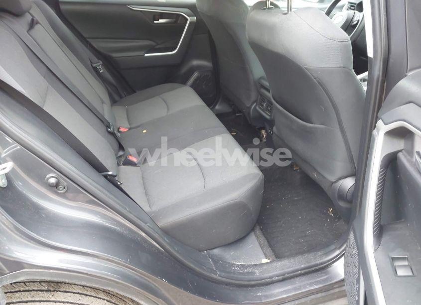 Photo 8 of 2019 Toyota Rav4 XLE (VIN 2T3P1RFV6KW034638)