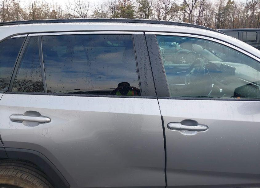 Photo 13 of 2020 Toyota Rav4 XLE (VIN 2T3P1RFV6LC102200)