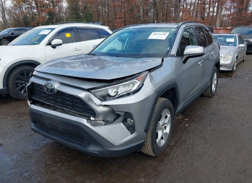 Photo 2 of 2020 Toyota Rav4 XLE (VIN 2T3P1RFV6LC102200)