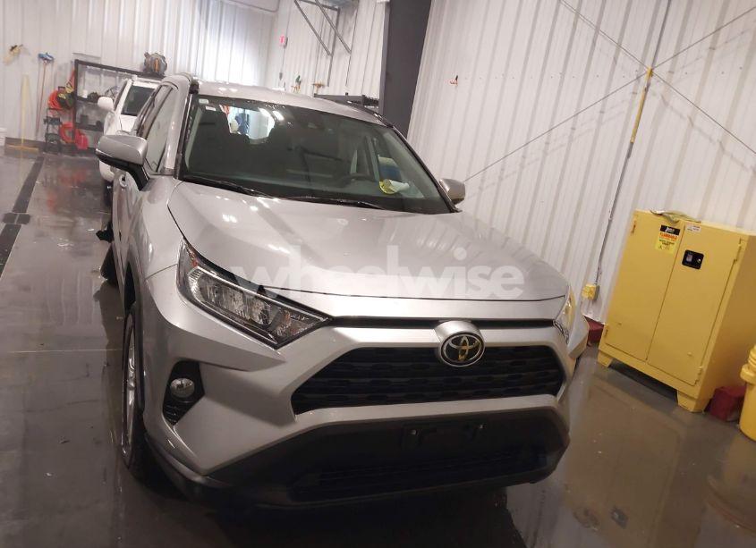 Photo 13 of 2020 Toyota Rav4 XLE (VIN 2T3P1RFV6LC130319)