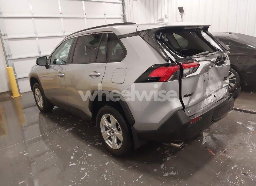 Photo 3 of 2020 Toyota Rav4 XLE (VIN 2T3P1RFV6LC130319)
