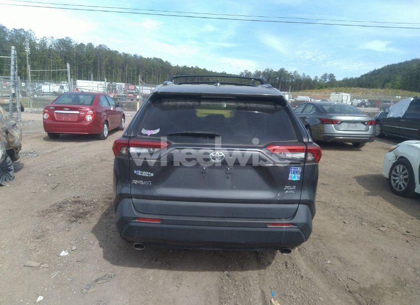 Photo 16 of 2020 Toyota Rav4 XLE (VIN 2T3P1RFV6LC137593)