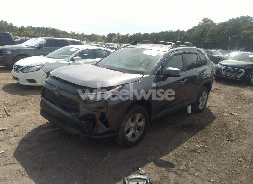 Photo 2 of 2020 Toyota Rav4 XLE (VIN 2T3P1RFV6LC137593)