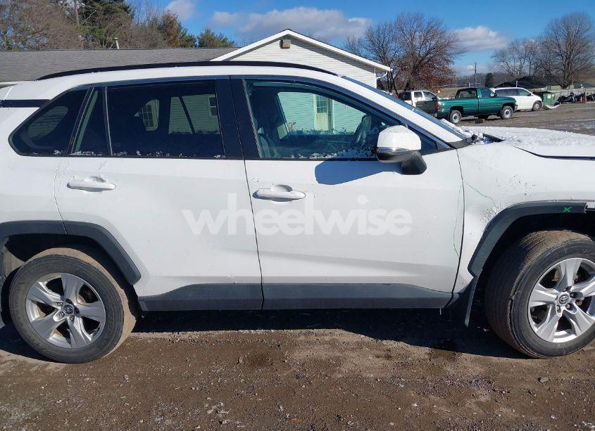 Photo 14 of 2020 Toyota Rav4 XLE (VIN 2T3P1RFV6LW110814)