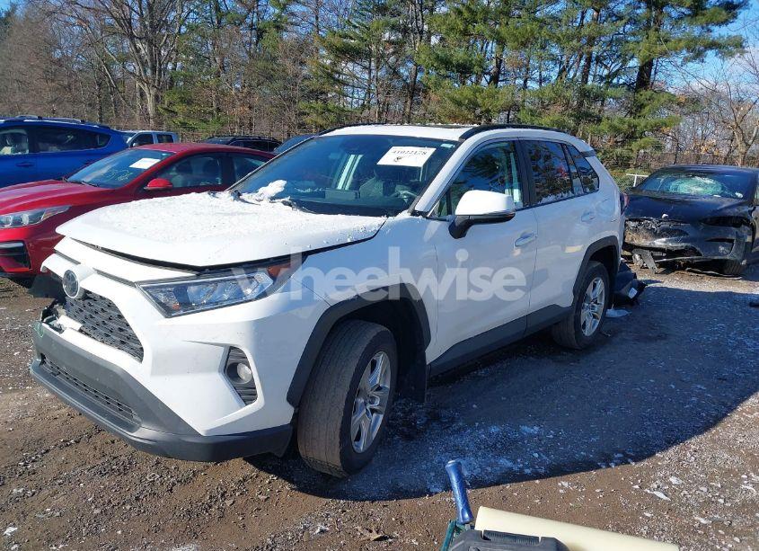 Photo 2 of 2020 Toyota Rav4 XLE (VIN 2T3P1RFV6LW110814)