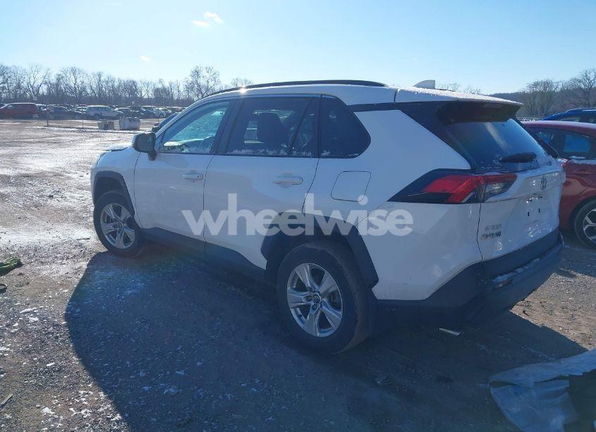 Photo 3 of 2020 Toyota Rav4 XLE (VIN 2T3P1RFV6LW110814)