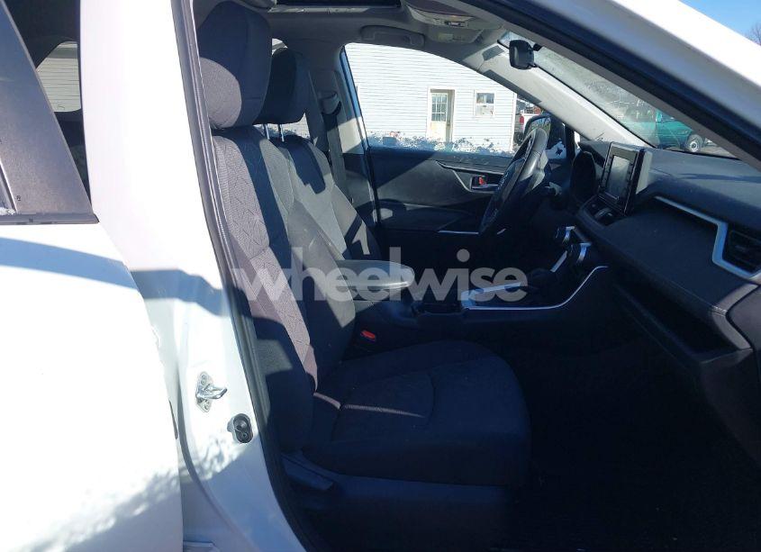 Photo 5 of 2020 Toyota Rav4 XLE (VIN 2T3P1RFV6LW110814)