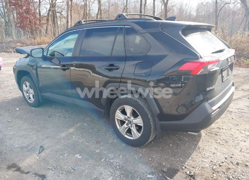 Photo 3 of 2020 Toyota Rav4 XLE (VIN 2T3P1RFV6LW132750)