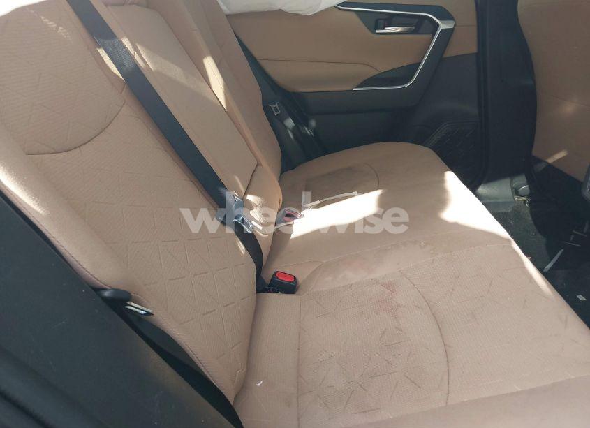 Photo 8 of 2020 Toyota Rav4 XLE (VIN 2T3P1RFV6LW132750)