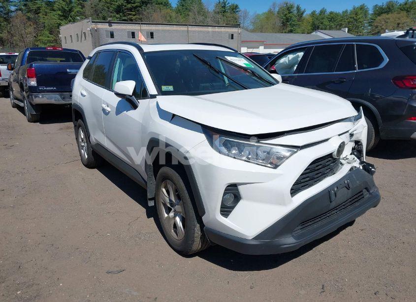 2021 Toyota Rav4 XLE (VIN 2T3P1RFV6MC149762) main photo