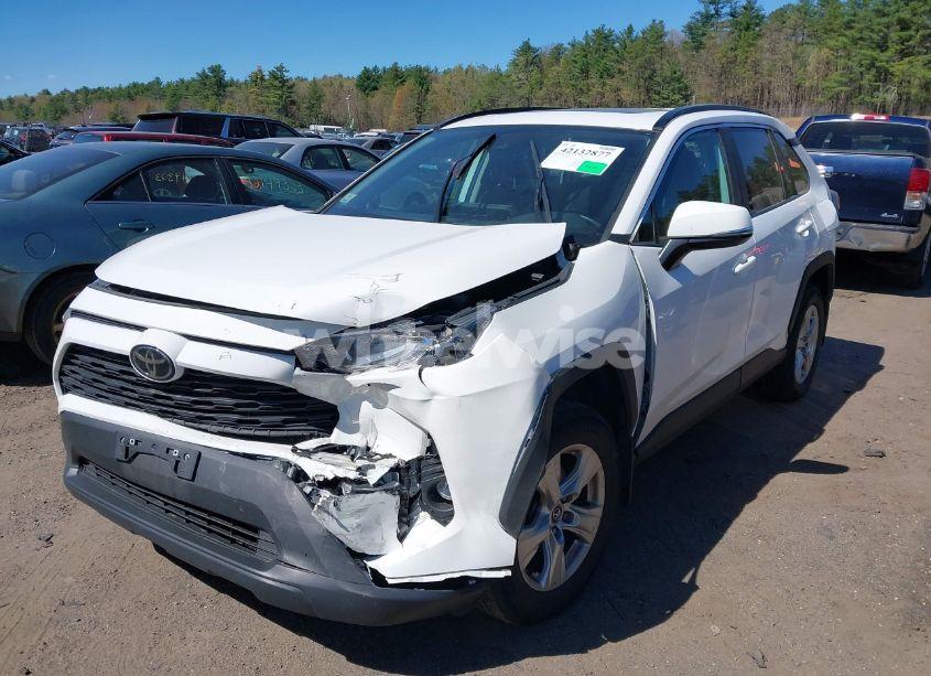 Photo 2 of 2021 Toyota Rav4 XLE (VIN 2T3P1RFV6MC149762)