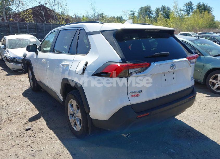 Photo 3 of 2021 Toyota Rav4 XLE (VIN 2T3P1RFV6MC149762)