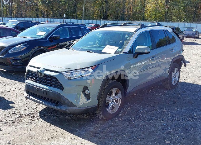 Photo 2 of 2021 Toyota Rav4 XLE (VIN 2T3P1RFV6MW177107)