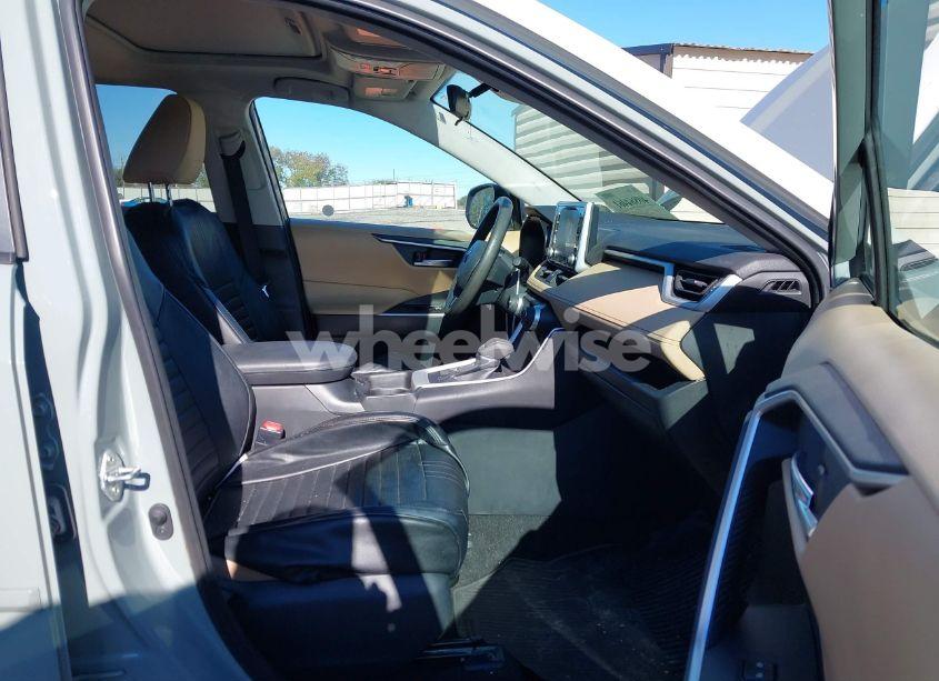 Photo 5 of 2021 Toyota Rav4 XLE (VIN 2T3P1RFV6MW177107)