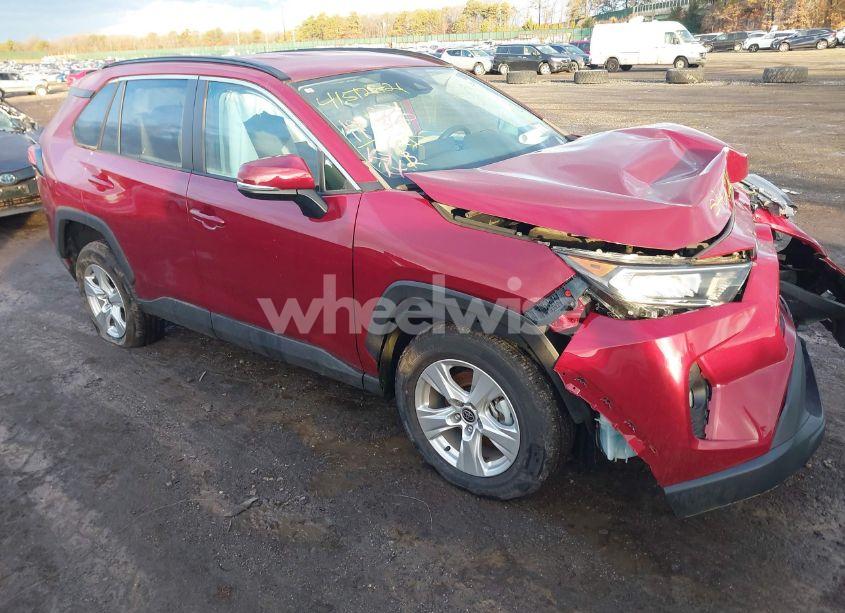 2021 Toyota Rav4 XLE (VIN 2T3P1RFV6MW193775) main photo