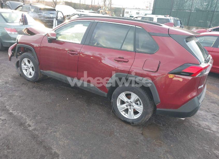 Photo 3 of 2021 Toyota Rav4 XLE (VIN 2T3P1RFV6MW193775)