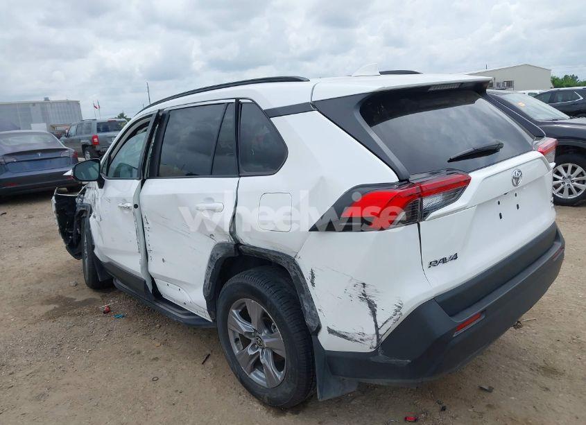 Photo 3 of 2022 Toyota Rav4 XLE (VIN 2T3P1RFV6NC268137)