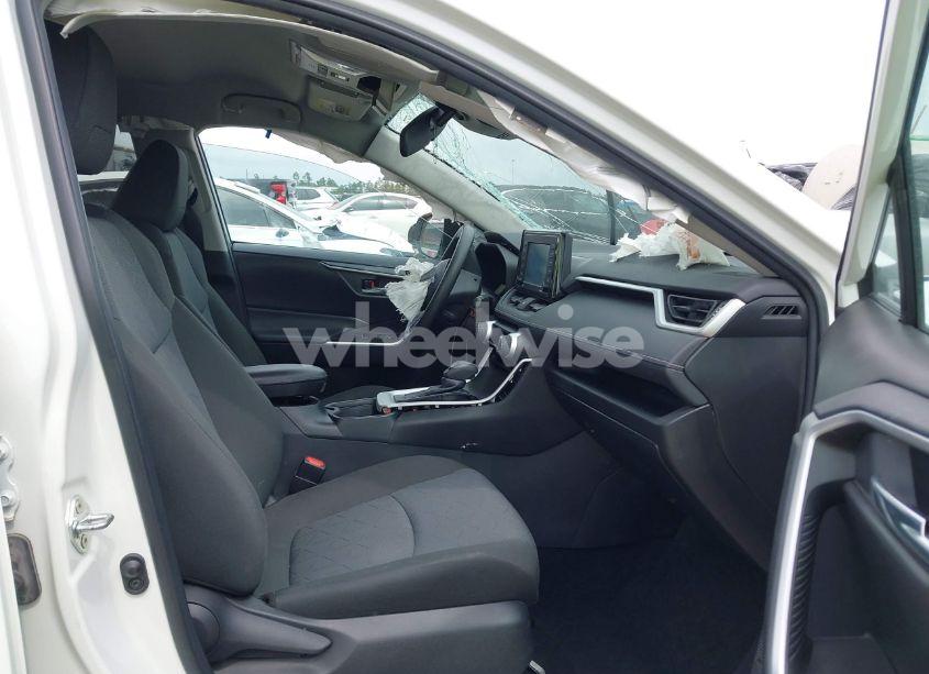 Photo 5 of 2022 Toyota Rav4 XLE (VIN 2T3P1RFV6NC268137)