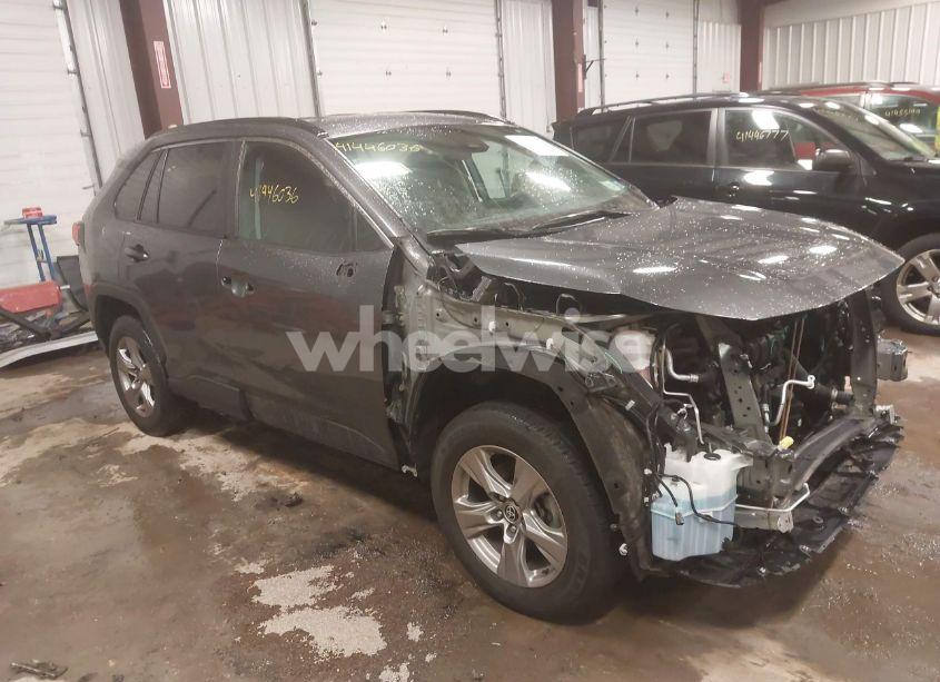 2022 Toyota Rav4 XLE (VIN 2T3P1RFV6NC322178) main photo