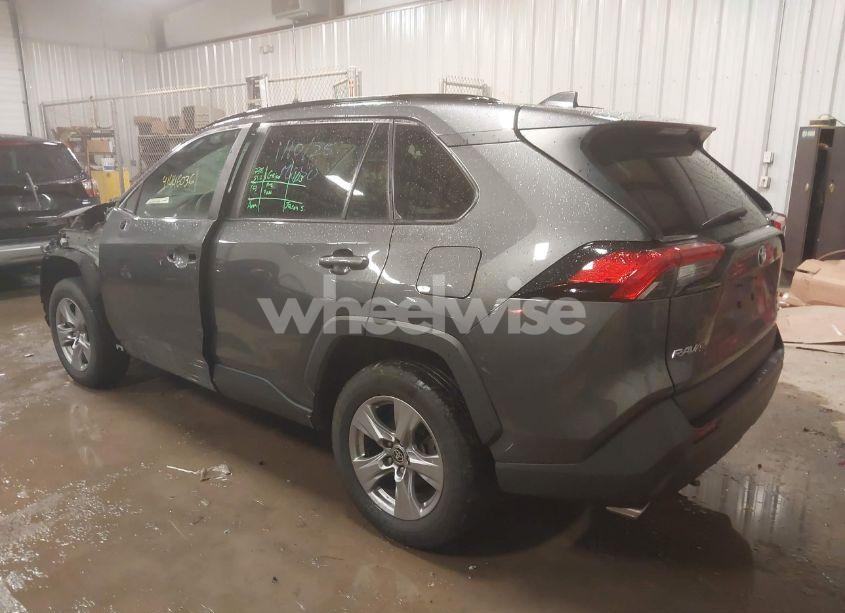 Photo 3 of 2022 Toyota Rav4 XLE (VIN 2T3P1RFV6NC322178)