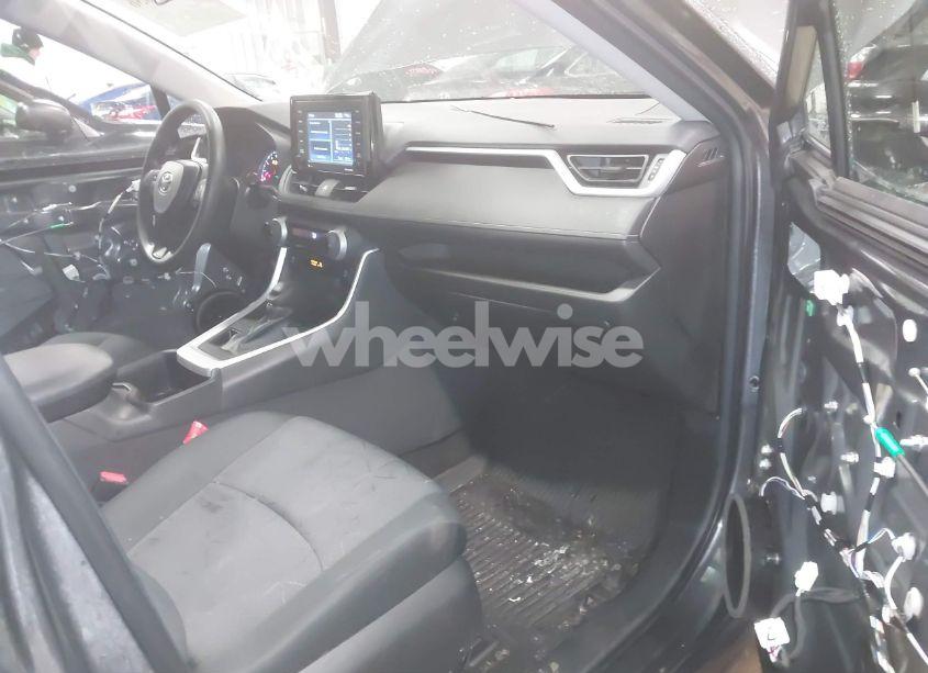 Photo 5 of 2022 Toyota Rav4 XLE (VIN 2T3P1RFV6NC322178)