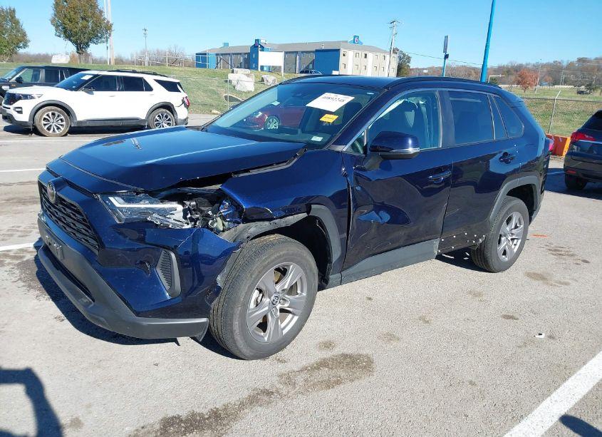 Photo 2 of 2022 Toyota Rav4 XLE (VIN 2T3P1RFV6NW263339)