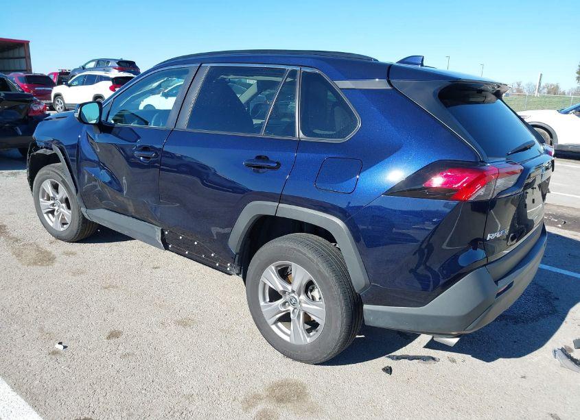 Photo 3 of 2022 Toyota Rav4 XLE (VIN 2T3P1RFV6NW263339)