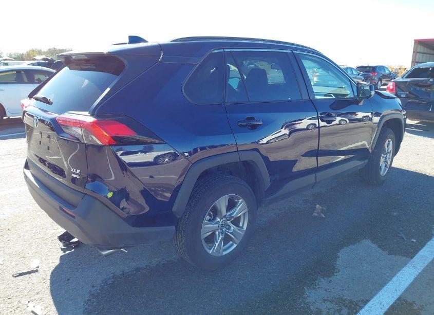 Photo 4 of 2022 Toyota Rav4 XLE (VIN 2T3P1RFV6NW263339)