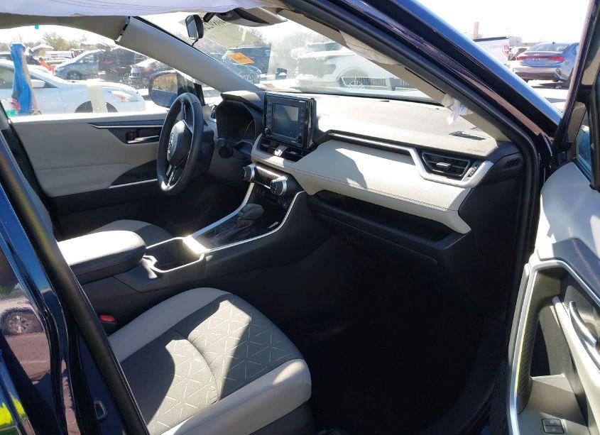 Photo 5 of 2022 Toyota Rav4 XLE (VIN 2T3P1RFV6NW263339)