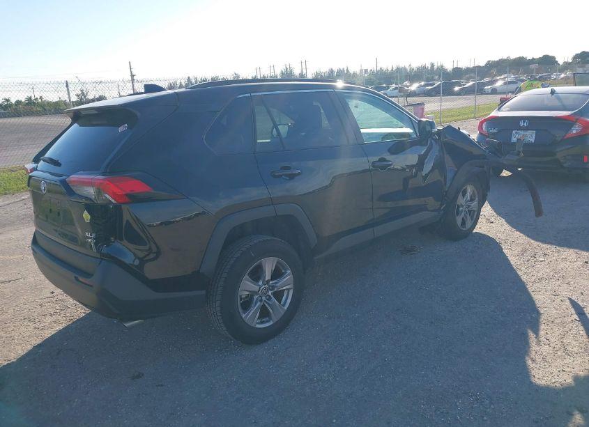 Photo 4 of 2022 Toyota Rav4 XLE (VIN 2T3P1RFV6NW271585)