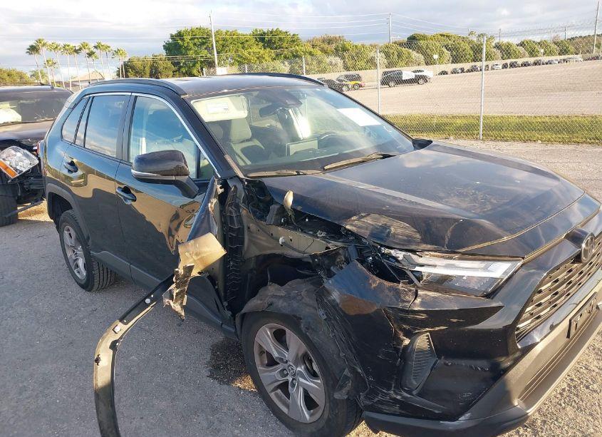 Photo 6 of 2022 Toyota Rav4 XLE (VIN 2T3P1RFV6NW271585)